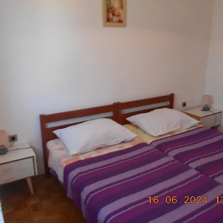 Sunset Lina Apartman *