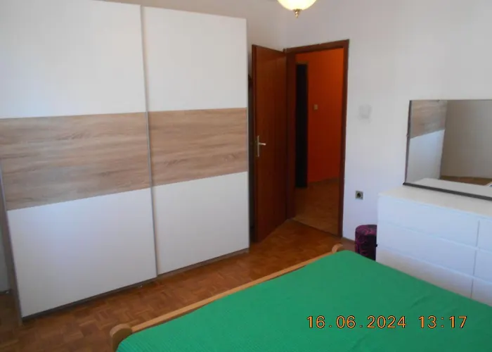 Sunset Lina Apartman *