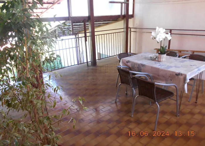 Sunset Lina Apartman